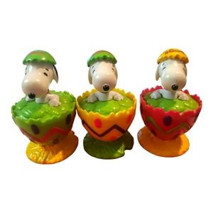 Snoopy Easter Egg Whitmans Chocolate 4" Opens Lot Of 3 Penuts Snoopy Eggs Holder